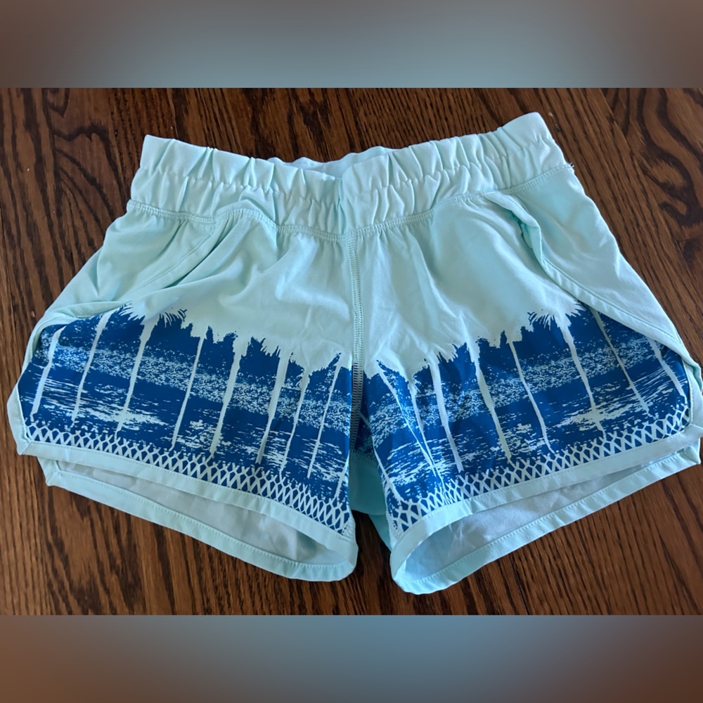 Ivivva size 10 shorts with liner